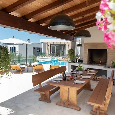 M Villa