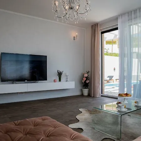 M Villa