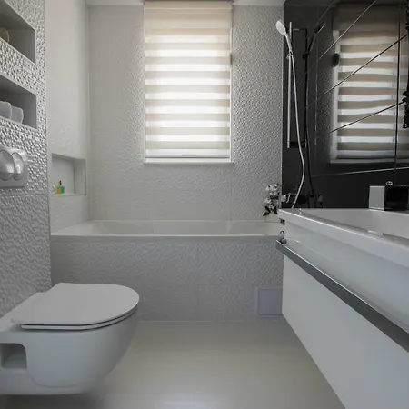 M Villa *