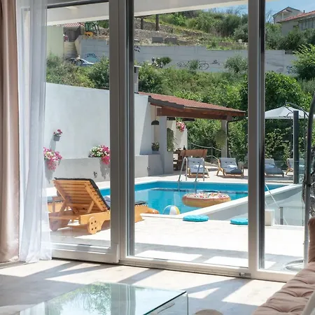 Villa M *