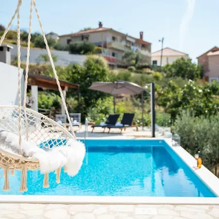 M Villa